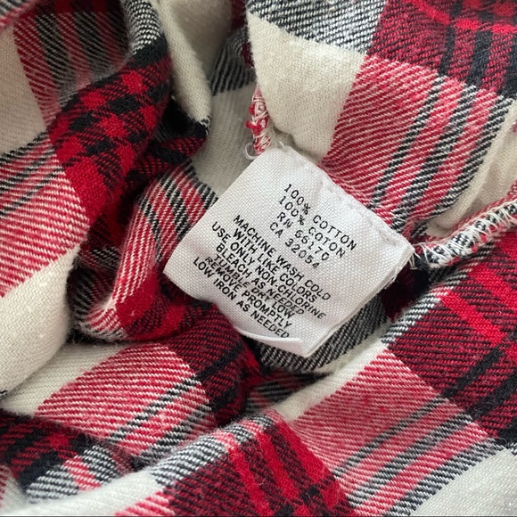 BDG | Boyfriend Fit Red and White Plaid Flannel - Picture 13 of 14